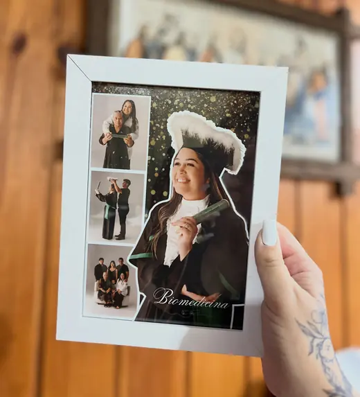 Quadro de formatura com montagem de fotos